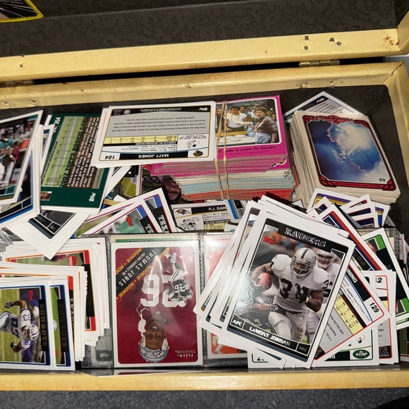 Assorted Trading Cards Collection - Picture 4 of 5